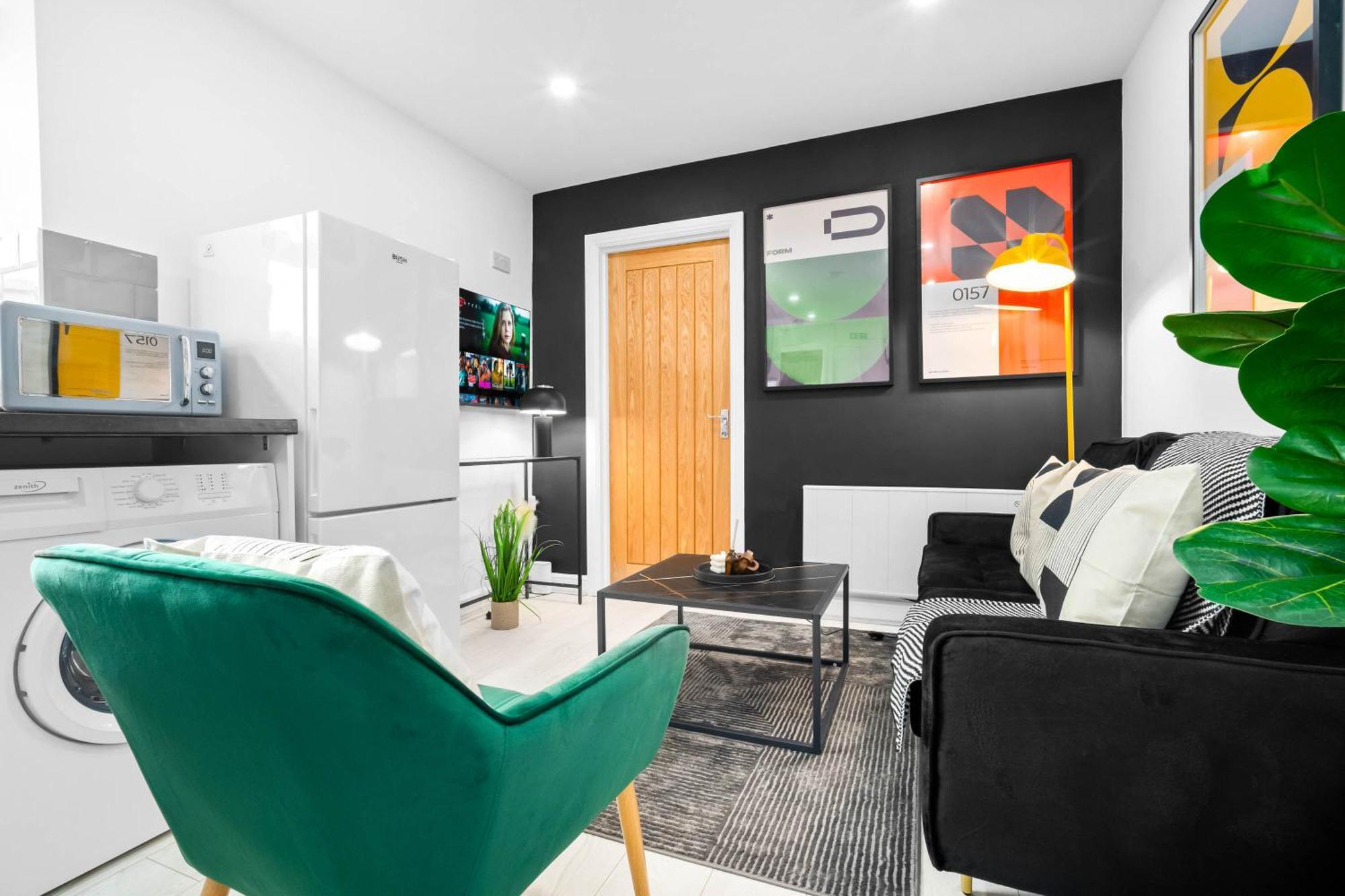 Luxury 3 Bedroom Apartment - Terrace - Near City Centre - Wifi - Smart Tv 1Mr Birmingham Exterior photo